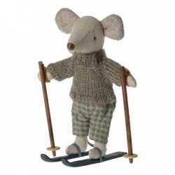 Grand frère souris et sa paire de ski